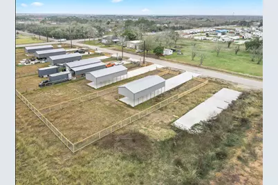 909 26th Street, Dickinson, TX 77539 - Photo 4