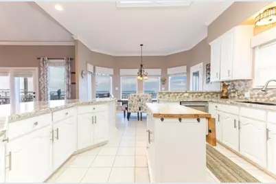 423 Hana Drive, Tiki Island, TX 77554 - Photo 16