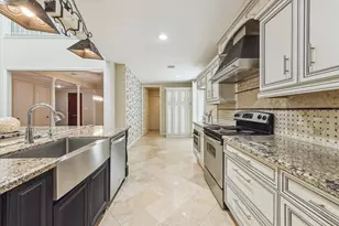 7924 Woodway Dr, Houston, TX 77063 - Photo 8