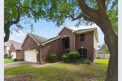 11527 Whittier Bridge Lane, Sugar Land, TX 77498 - Photo 2