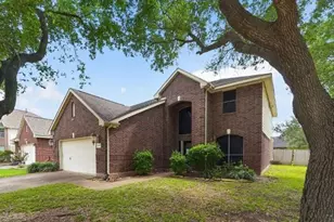 11527 Whittier Bridge Ln, Sugar Land, TX 77498 - Photo 2