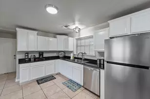 9 S Shore Dr, Galveston, TX 77551 - Photo 10