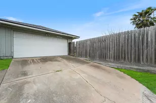 9 S Shore Dr, Galveston, TX 77551 - Photo 26
