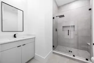 329 N Nagle St, Houston, TX 77003 - Photo 48