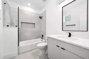 329 N Nagle St, Houston, TX 77003 - Photo 6
