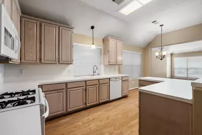 1719 Sandy Trail Court, Houston, TX 77339 - Photo 14