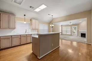 1719 Sandy Trail Ct, Houston, TX 77339 - Photo 10