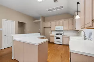 1719 Sandy Trail Ct, Houston, TX 77339 - Photo 12