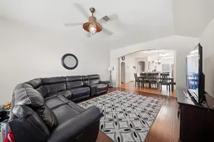 8915 Durham Manor Ln, Houston, TX 77075 - Photo 4