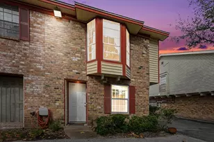 10654 Hazelhurst Dr, Houston, TX 77043 - Photo 18