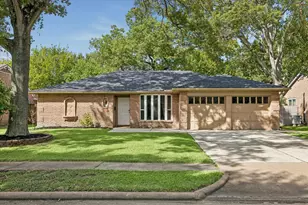 1931 Westlake Rd, Houston, TX 77062 - Photo 1