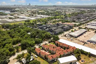 11020 Little John Wy, Houston, TX 77043 - Photo 32