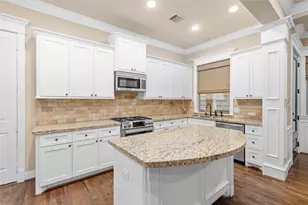 412 W 25th St, Houston, TX 77008 - Photo 8