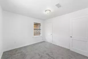 5326 Wenda St, Houston, TX 77033 - Photo 8