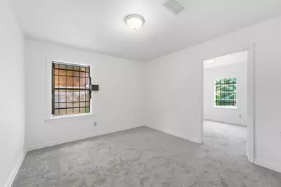 5326 Wenda Street, Houston, TX 77033 - Photo 10