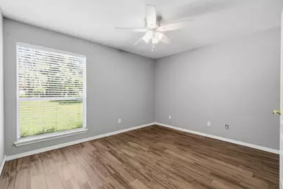 14 E Forest Court, Conroe, TX 77384 - Photo 18