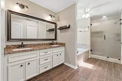 14 E Forest Court, Conroe, TX 77384 - Photo 10