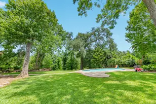 202 Raintree Ln, Lake Jackson, TX 77566 - Photo 32