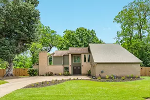 202 Raintree Ln, Lake Jackson, TX 77566 - Photo 4