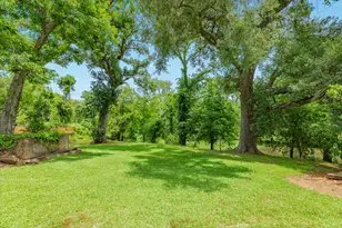 202 Raintree Ln, Lake Jackson, TX 77566 - Photo 38