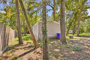 440 Petersburg Dr, Livingston, TX 77351 - Photo 2