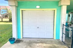 834 Eastview, Crystal Beach, TX 77650 - Photo 28