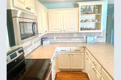 834 Eastview, Crystal Beach, TX 77650 - Photo 8