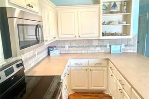 834 Eastview, Crystal Beach, TX 77650 - Photo 8