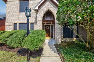 15911 Surrey Woods Dr, Friendswood, TX 77546 - Photo 4