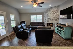 8215 Montego Bay Dr, Baytown, TX 77523 - Photo 8