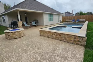 8215 Montego Bay Dr, Baytown, TX 77523 - Photo 6