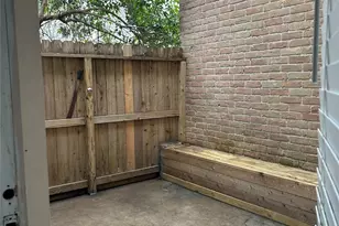 3745 Thistlemont Dr, Houston, TX 77042 - Photo 2