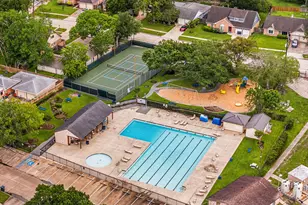 1103 Pinecroft Dr, Sugar Land, TX 77498 - Photo 30