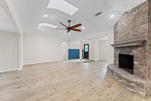 27241 Wells Ln, Conroe, TX 77385 - Photo 16