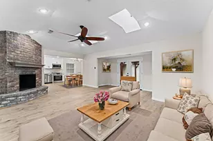 27241 Wells Ln, Conroe, TX 77385 - Photo 8