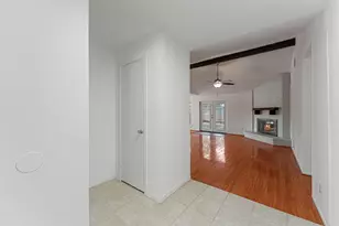 1103 Ashdale Dr, Sugar Land, TX 77498 - Photo 6