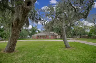 3836 Brazos River Rd Cr 400, Jones Creek, TX 77541 - Photo 2