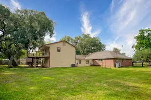 3836 Brazos River Rd, Jones Creek, TX 77541 - Photo 4