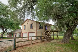 3836 Brazos River Rd Cr 400, Jones Creek, TX 77541 - Photo 32