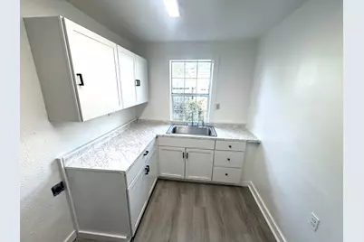 3007 Meadowlane Street, Victoria, TX 77901 - Photo 6