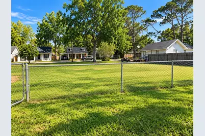 000 E Southland Avenue, Alvin, TX 77511 - Photo 2