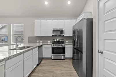 8427 Baywatch Cir, Baytown, TX 77523 - Photo 8