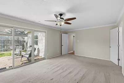 10331 Lynbrook Hollow Street, Houston, TX 77042 - Photo 12