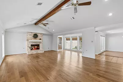 10331 Lynbrook Hollow Street, Houston, TX 77042 - Photo 4