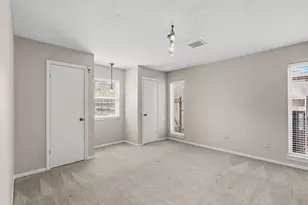 10331 Lynbrook Hollow St, Houston, TX 77042 - Photo 18