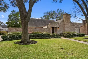 10331 Lynbrook Hollow St, Houston, TX 77042 - Photo 2