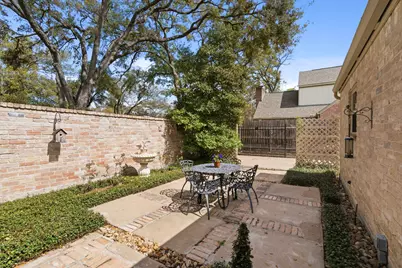 10331 Lynbrook Hollow Street, Houston, TX 77042 - Photo 28