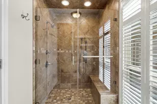 10331 Lynbrook Hollow St, Houston, TX 77042 - Photo 16