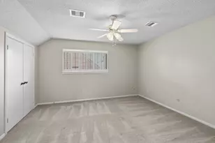 10331 Lynbrook Hollow St, Houston, TX 77042 - Photo 26