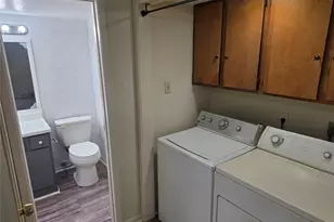 3025 Walnut Bend Ln, Houston, TX 77042 - Photo 20